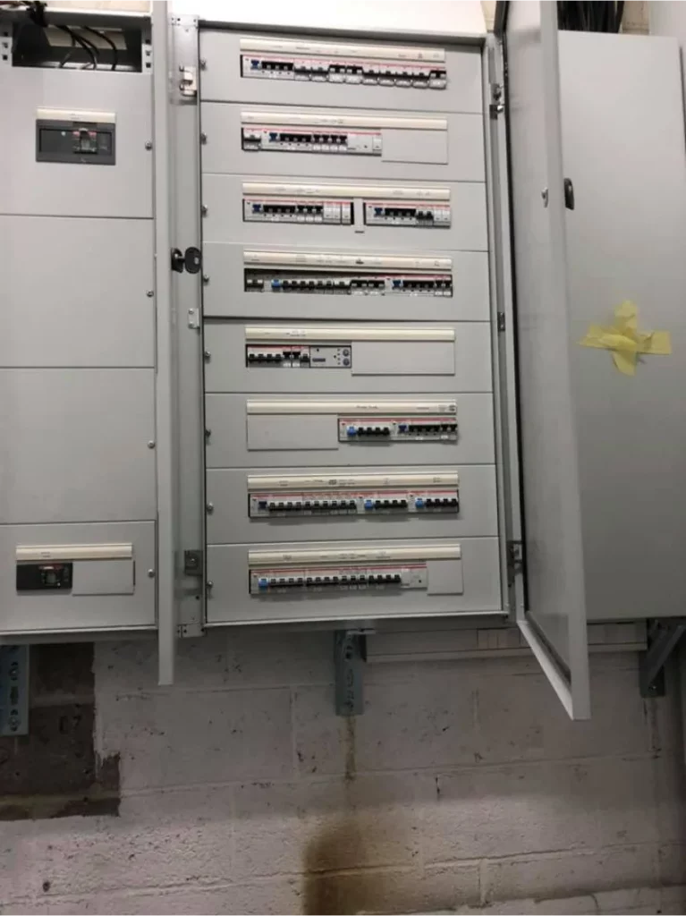 Techniques De Lelectricit Panneau Photovoltaique Orleans Realisation 15 1